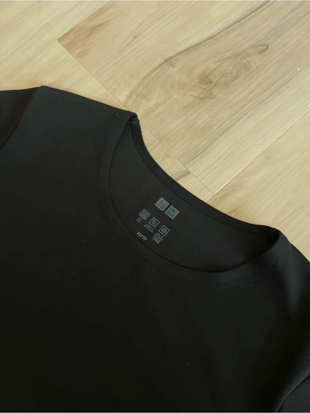 Uniqlo Black Crewneck Tee